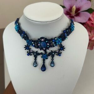 Elegant Blue Floral Choker Necklace